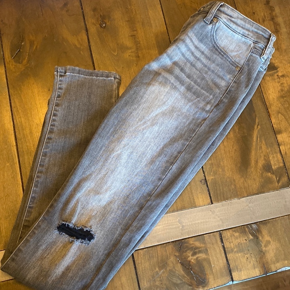 Kancan gray distressed skinny jeans‎ size 27